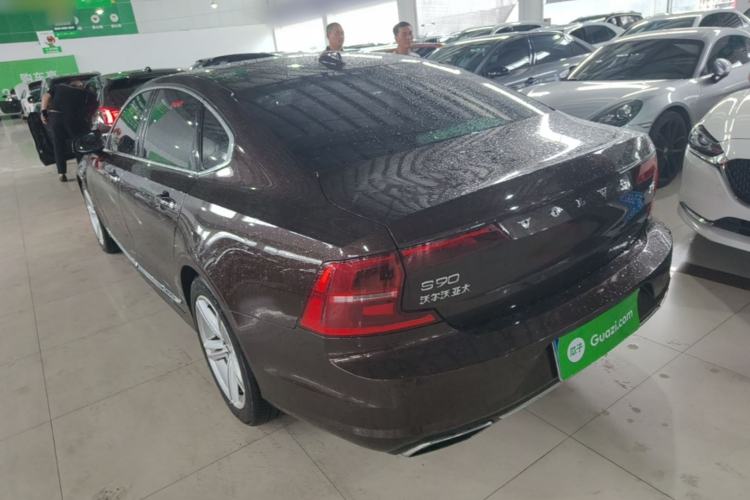 Used Volvo S90 2019 T5 Zhiyi Edition Rear Left 45 Deg