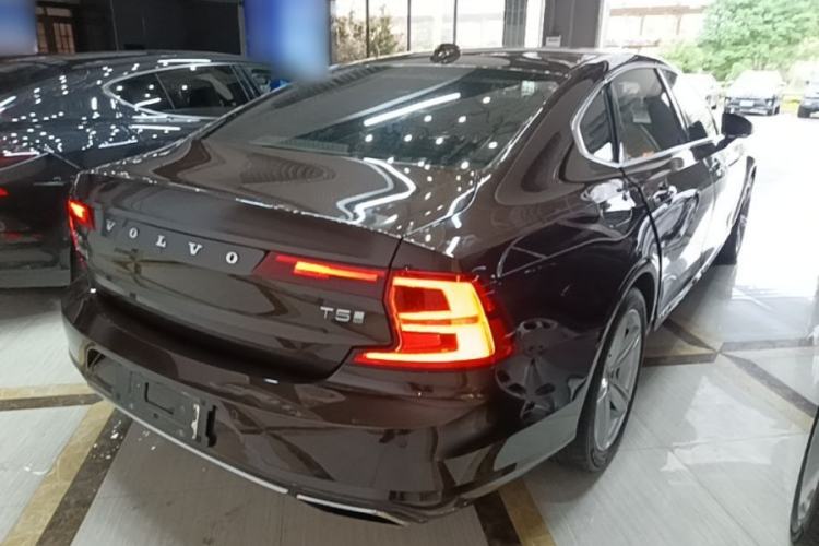 Used Volvo S90 2019 T5 Zhiyi Edition Rear Right 45 Deg