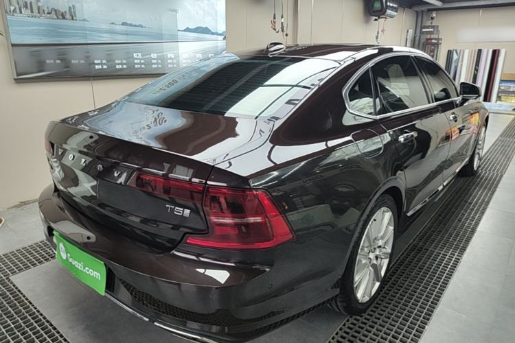 Used Volvo S90 2019 T5 Zhiya Edition Rear Right 45 Deg