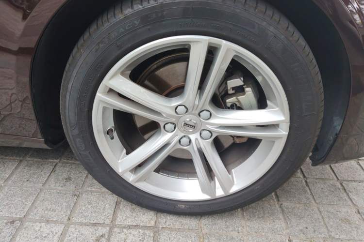 Used Volvo S90 2019 T5 Zhiyuan Edition Right Front Wheel Hub