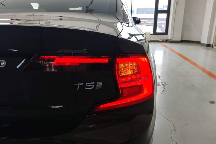 Used Volvo S90 2019 T5 Zhiyi Edition Right Rear Taillight
