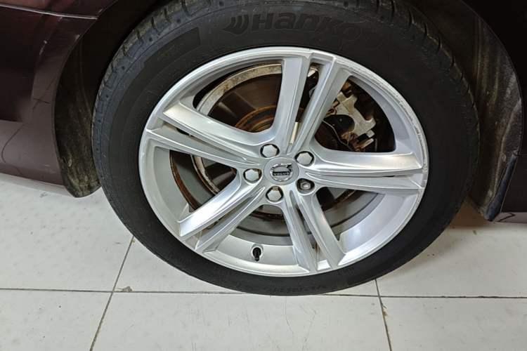 Used Volvo S90 2019 T5 Zhiyuan Edition Right Rear Wheel Hub