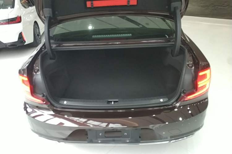 Used Volvo S90 2019 T5 Zhiya Edition Trunk
