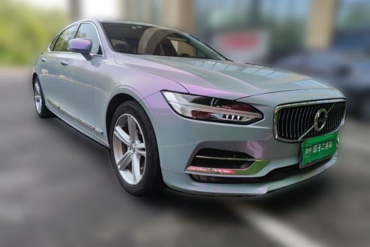 Used Volvo S90 2019 T5 Zhiyi Edition Front Right 45 Deg