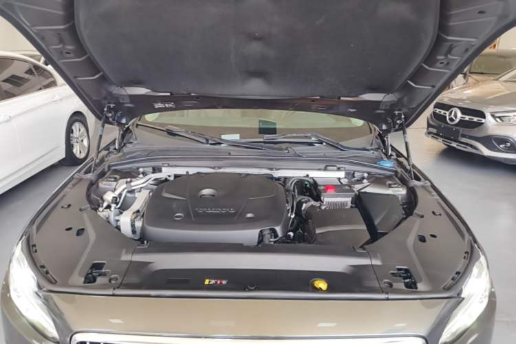 Used Volvo S90 2019 T5 Zhiyi Edition Engine Bay
