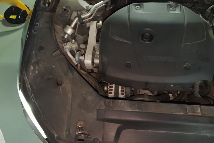 Used Volvo S90 2019 T5 Zhiyi Edition Engine Bay Right