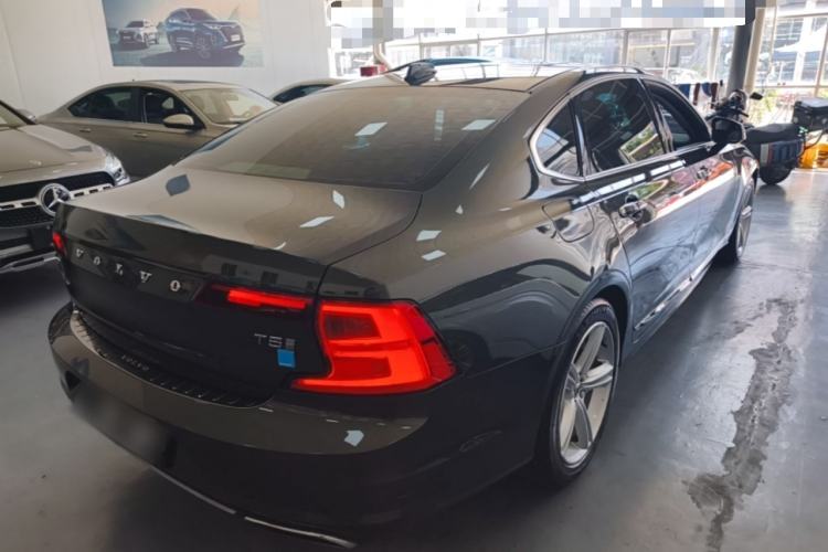 Used Volvo S90 2019 T5 Zhiyi Edition Rear Right 45 Deg