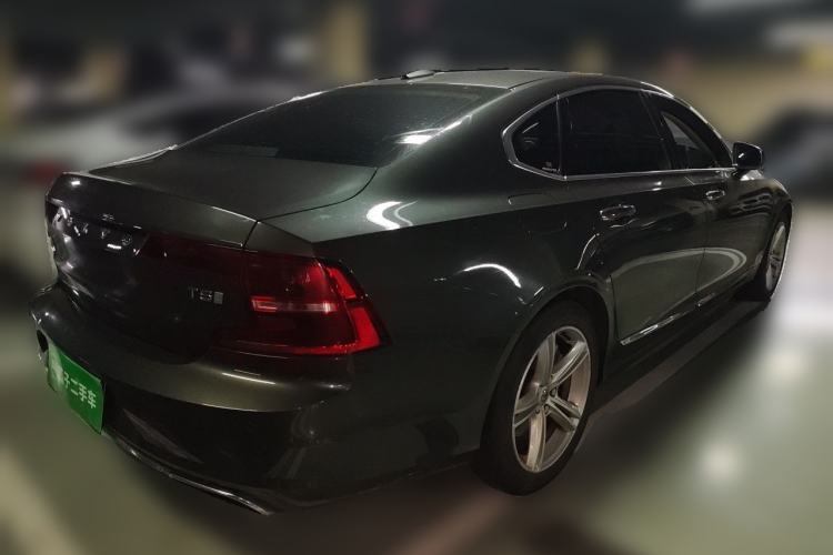 Used Volvo S90 2019 T5 Zhiyi Edition Rear Right 45 Deg