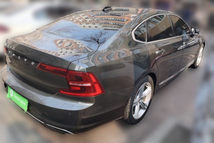 Used Volvo S90 2019 T4 Zhiyi Edition Rear Right 45 Deg