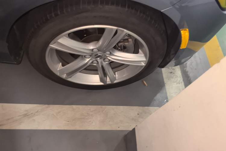 Used Volvo S90 2019 T5 Zhiyuan Edition Right Front Wheel Hub