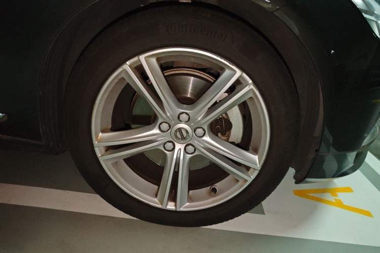 Used Volvo S90 2019 T5 Zhiyi Edition Right Front Wheel Hub