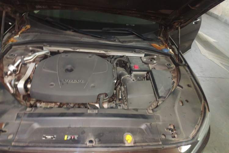 Used Volvo S90 2019 T5 Zhiyi Edition Engine Bay