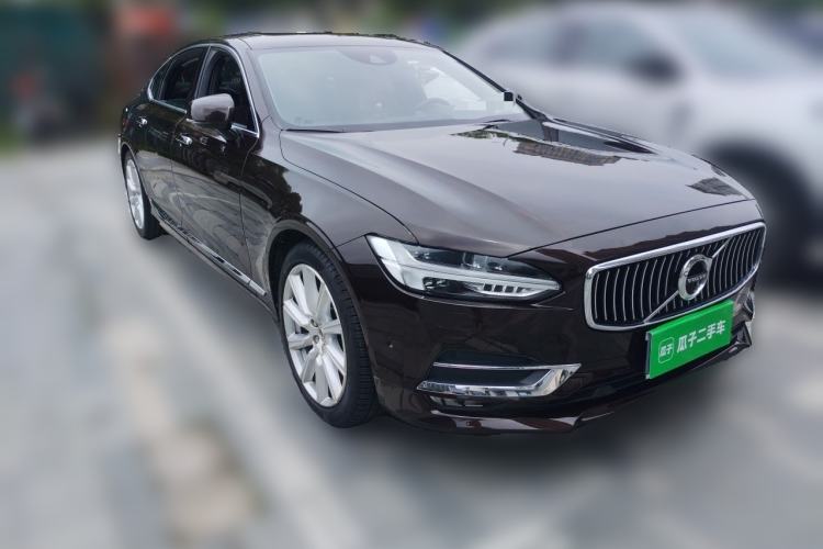 Used Volvo S90 2019 T5 Zhiya Edition Front Right 45 Deg