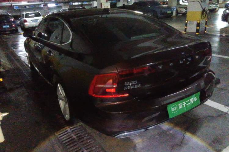 Used Volvo S90 2019 T5 Zhiyi Edition Rear Left 45 Deg