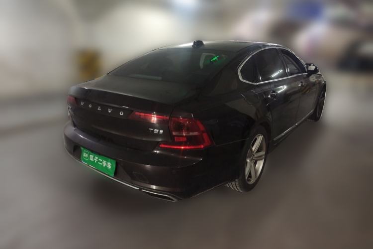 Used Volvo S90 2019 T5 Zhiyi Edition Rear Right 45 Deg
