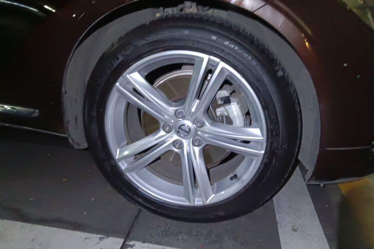 Used Volvo S90 2019 T5 Zhiyi Edition Right Front Wheel Hub