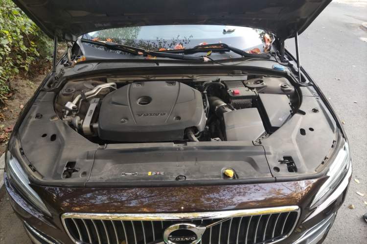 Used Volvo S90 2019 T5 Zhiyi Edition Engine Bay