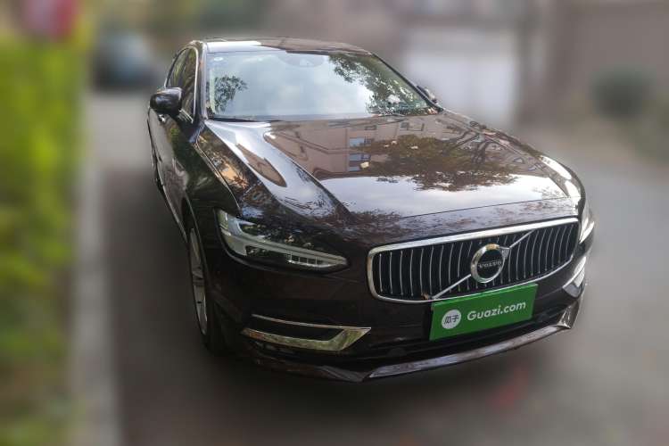 Used Volvo S90 2019 T5 Zhiyi Edition Front Right 45 Deg