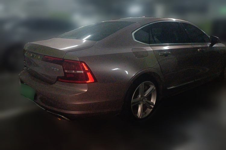 Used Volvo S90 2019 T5 Zhiyi Edition Rear Right 45 Deg