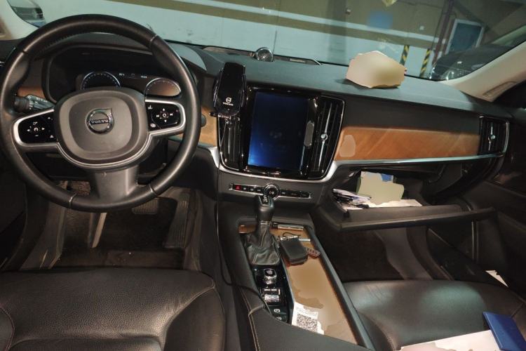 Used Volvo S90 2019 T5 Zhiyuan Edition Center Console