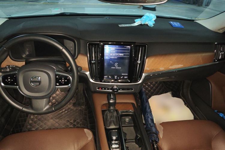 Used Volvo S90 2019 T5 Zhiyuan Edition Center Console
