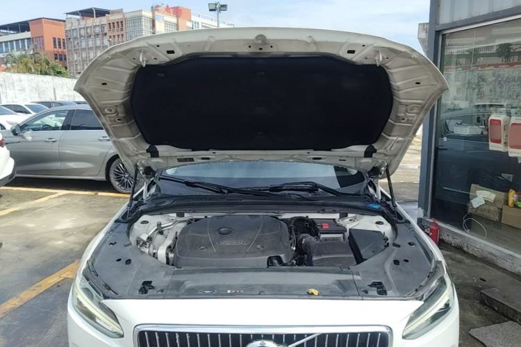 Used Volvo S90 2019 T5 Zhiyi Edition Engine Bay