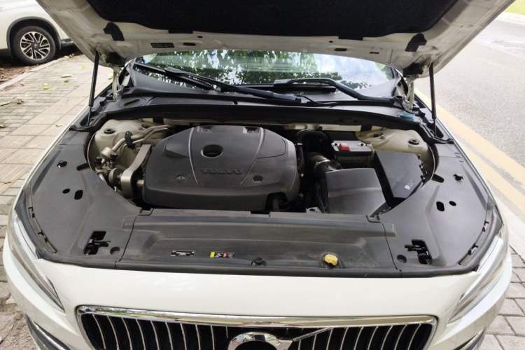 Used Volvo S90 2019 T5 Zhiya Edition Engine Bay