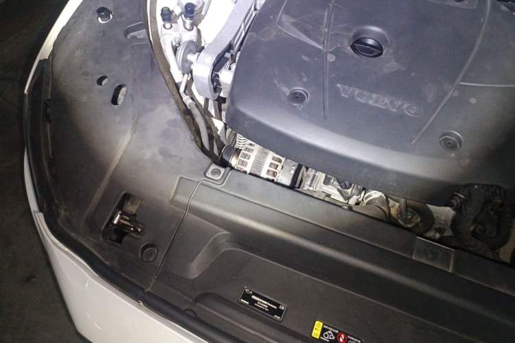 Used Volvo S90 2019 T5 Zhiyi Edition Engine Bay Right