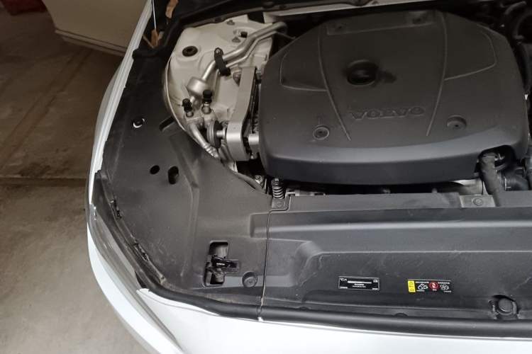 Used Volvo S90 2019 T5 Zhiyi Edition Engine Bay Right
