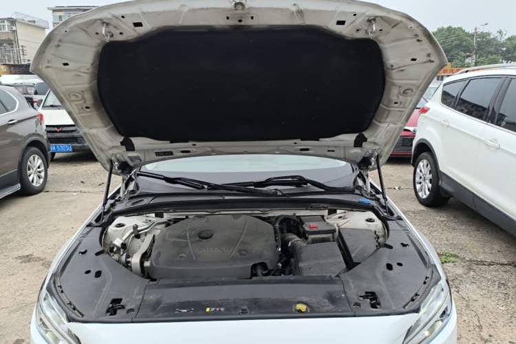 Used Volvo S90 2019 T5 Zhiyi Edition Engine Bay