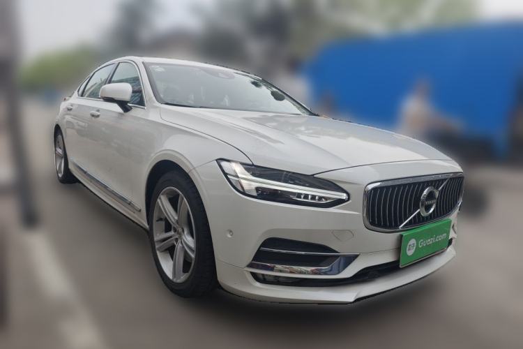 Used Volvo S90 2019 T5 Zhiyuan Edition Front Right 45 Deg