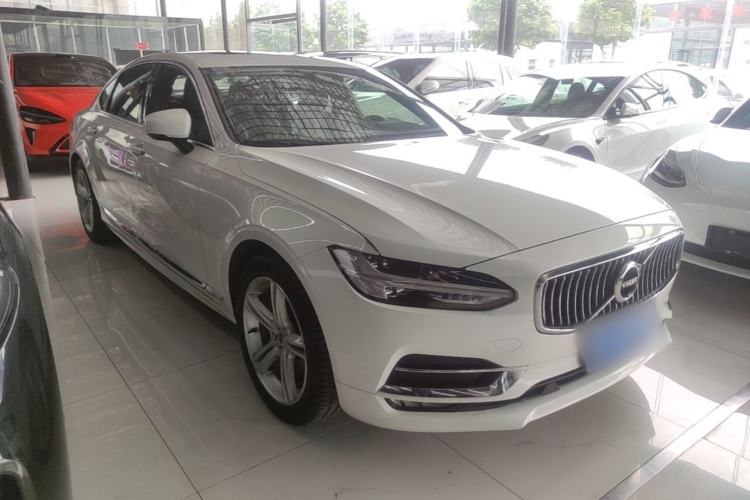 Used Volvo S90 2019 T5 Zhiyi Edition Front Right 45 Deg