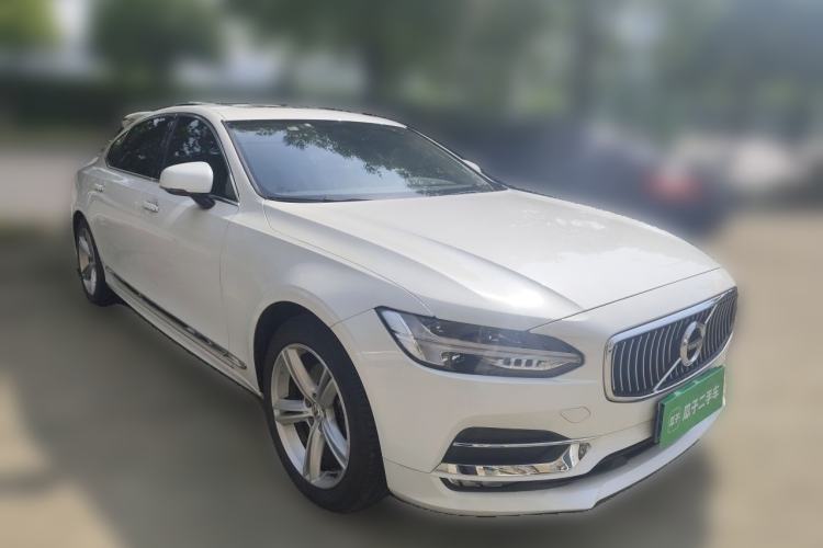 Used Volvo S90 2019 T5 Zhiyi Edition Front Right 45 Deg