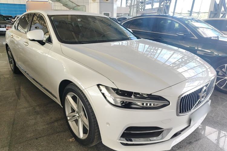 Used Volvo S90 2019 T5 Zhiyuan Edition Front Right 45 Deg