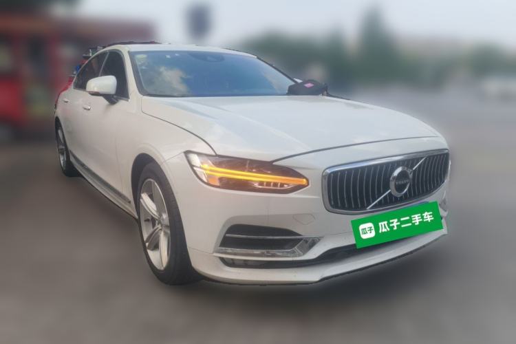 Used Volvo S90 2019 T5 Zhiyi Edition Front Right 45 Deg