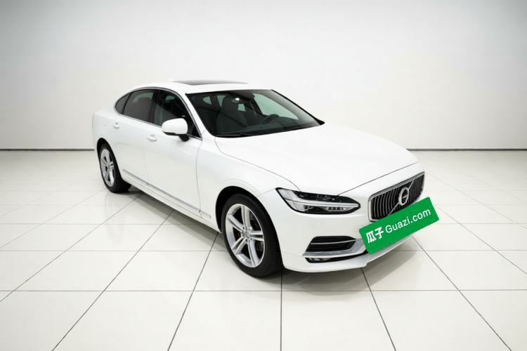 Used Volvo S90 2019 T5 Zhiyuan Edition Front Right 45 Deg
