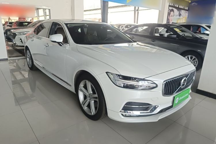 Used Volvo S90 2019 T5 Zhiyi Edition Front Right 45 Deg