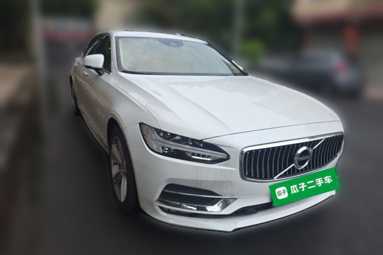 Used Volvo S90 2019 T5 Zhiyi Edition Front Right 45 Deg
