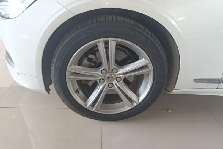 Used Volvo S90 2019 T5 Zhiyi Edition Left Front Wheel Hub