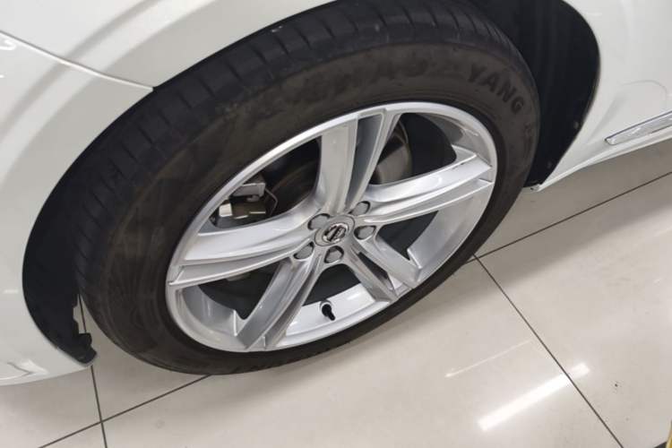Used Volvo S90 2019 T5 Zhiyuan Edition Left Front Wheel Hub