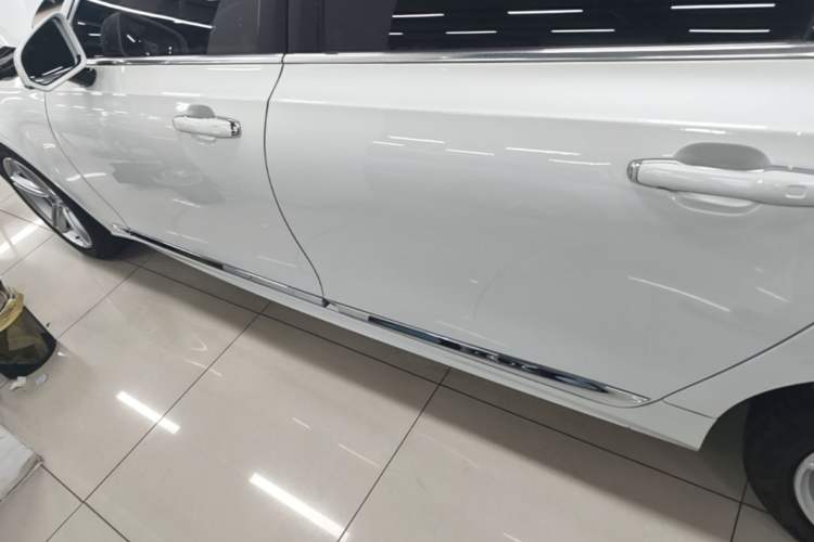 Used Volvo S90 2019 T5 Zhiyuan Edition Left Side Sill