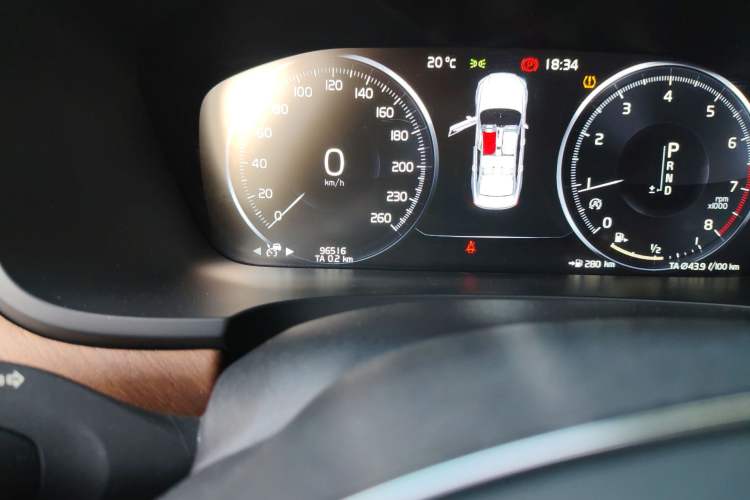 Used Volvo S90 2019 T5 Zhiyi Edition Odometer Close Up