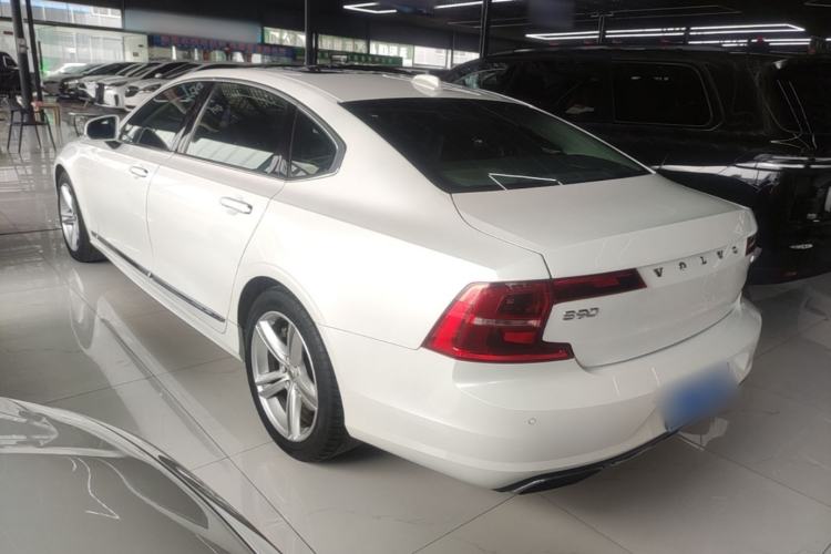 Used Volvo S90 2019 T5 Zhiyi Edition Rear Left 45 Deg