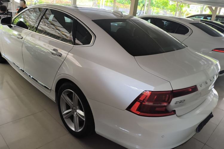 Used Volvo S90 2019 T5 Zhiyi Edition Rear Left 45 Deg