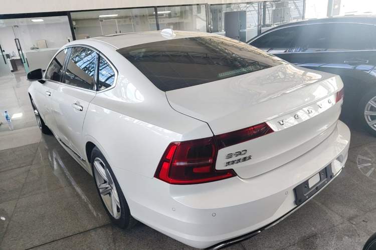 Used Volvo S90 2019 T5 Zhiyuan Edition Rear Left 45 Deg