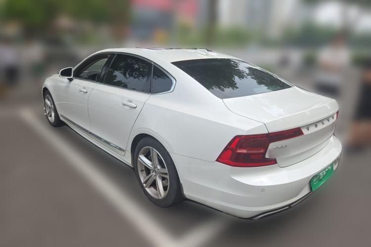 Used Volvo S90 2019 T5 Zhiyi Edition Rear Left 45 Deg
