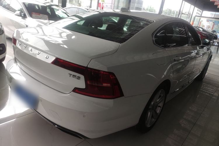 Used Volvo S90 2019 T5 Zhiyi Edition Rear Right 45 Deg