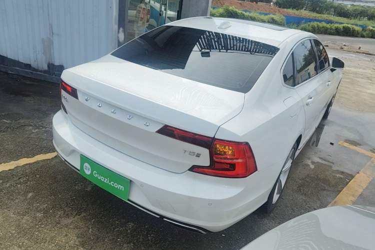 Used Volvo S90 2019 T5 Zhiyi Edition Rear Right 45 Deg