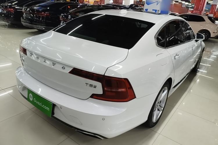 Used Volvo S90 2019 T5 Zhiyi Edition Rear Right 45 Deg
