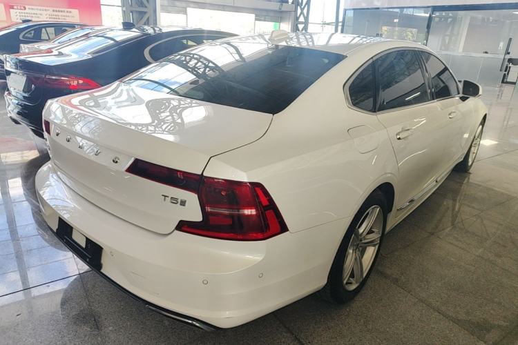 Used Volvo S90 2019 T5 Zhiyuan Edition Rear Right 45 Deg
